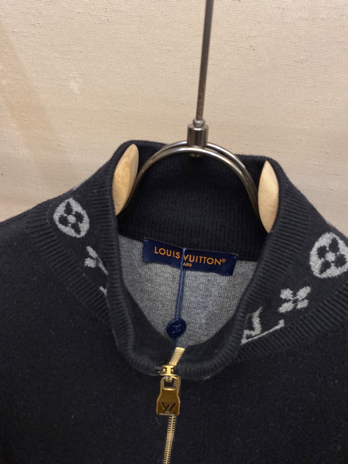 2dcefd7d0f4d701eb4f7d856edef3386_1764839410_8591.JPG