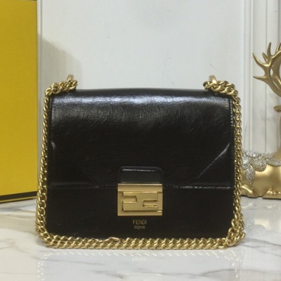 Fendi 2019 Kan U Leather Small Chain Shoudler Cross Bag,19CM - 펜디 2019 캔 유 레더 스몰 체인 숄더 크로스백,VTB0747,19CM,블랙