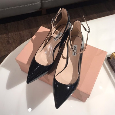 Miumiu 2019 Ladies Leather Middle-heel Slingback- 미우미우 2019 여성용 레더 미들힐 슬링백 MIUB0002.Size(225 - 245).블랙