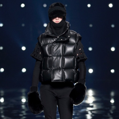 Givenchy Mens Casual Goose-down Leather Vest - 지방시 2021 남성 구스다운 가죽 베스트 Giv0567x Size(m - 2xl) 블랙
