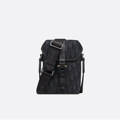 디올 남성 Hit the Road 미니 플랩 버티컬 스트랩백 - Dior Mens Hit the Road Mini Flap Vertical Strap Bag - dib5502x