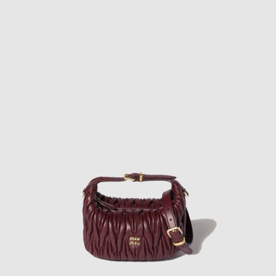미우미우 여성 마테라쎄 나파 가죽 파우치 - Miumiu Womens Matelasse Nappa Leather Pouch - mib9727x